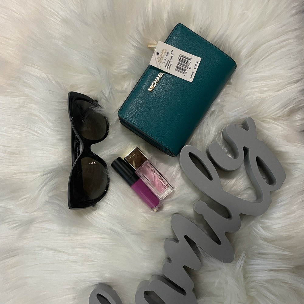 Michael Kors Jet Set Wallet